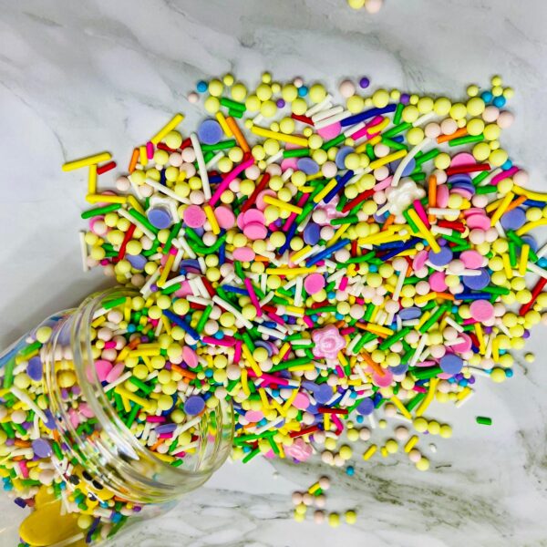 Mixed Sugar Sprinkles ( Yellow Blue Pink)- 50g  رشات سكر مشكلة (أصفر أزرق وردي) - 50 جم