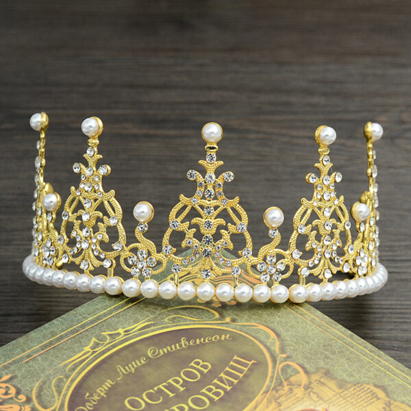 Crystal Pearl Crown Cake Topper - GOLD  طبقة علوية للكيك على شكل تاج من الكريستال اللؤلؤي - ذهبي