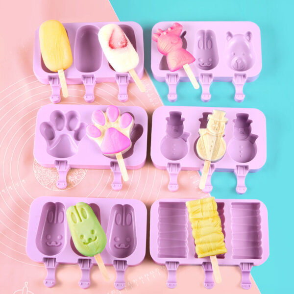 3 Cavity Silicone Popsicle Mold With Lid & Sticks  3 قالب مصاصات سيليكون مجوف مع غطاء وعصي