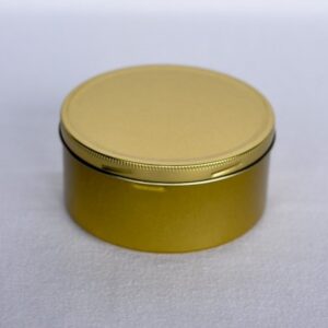 Cake tin with lid - 7.5 x 4.5cm  قالب كيك بغطاء - 7.5 × 4.5 سم