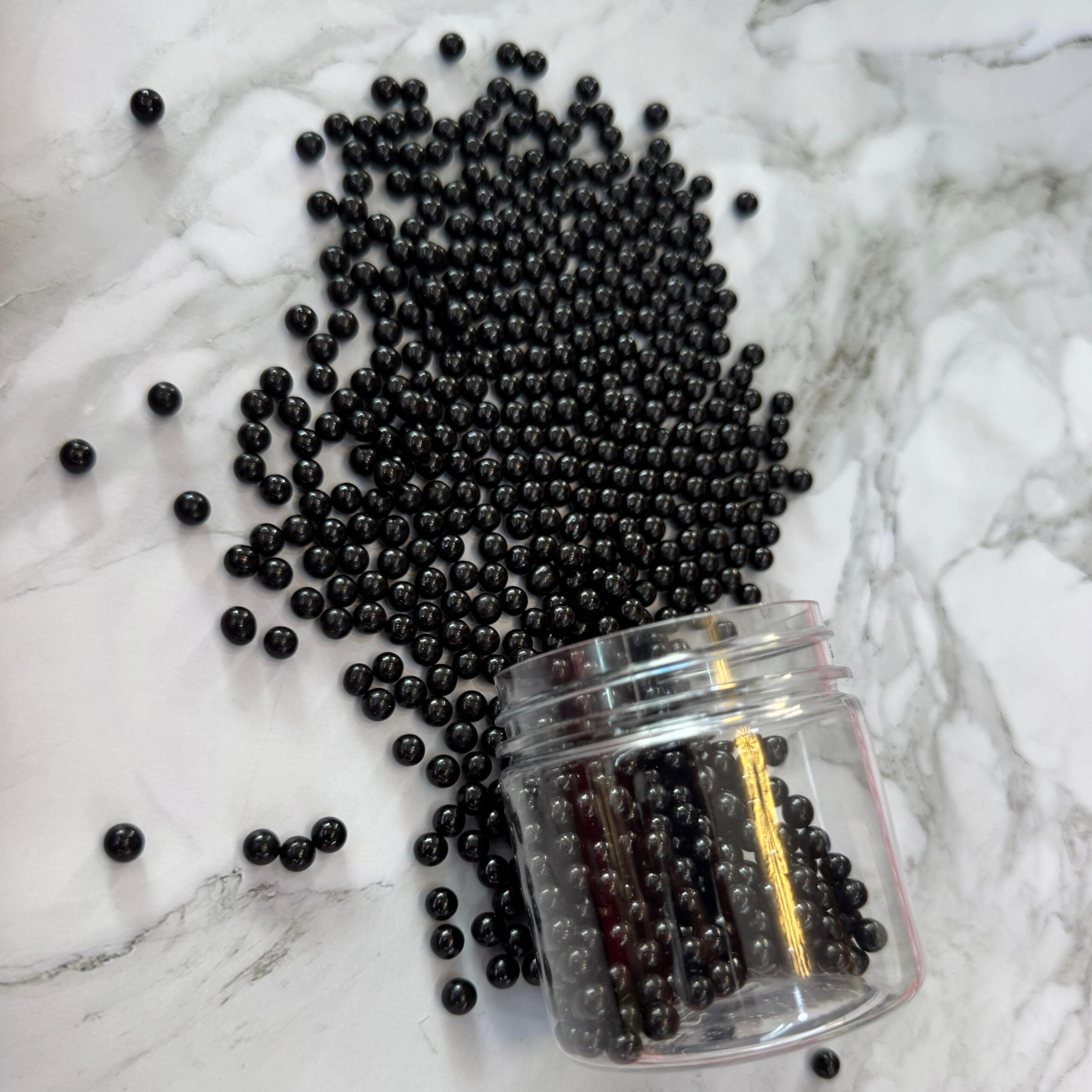 metallic Black Sugar Ball Sprinkles 4 mm 50 gm كرة السكر