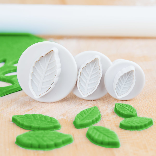 Plastic plunger Cutter - Leaf القاطع - ورقة